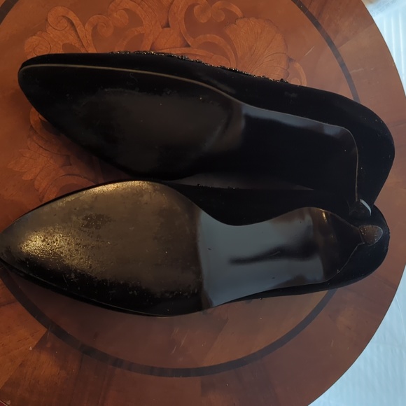 Nordstrom Privat Collection. Beaded Floral Velvet Dress Shoes.       Size 9 AA. - Picture 9 of 10